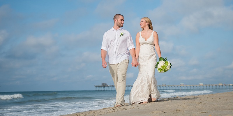Beach Wedding on North Carolina's Crystal Coast Beach Wedding on North Carolina's Crystal Coast